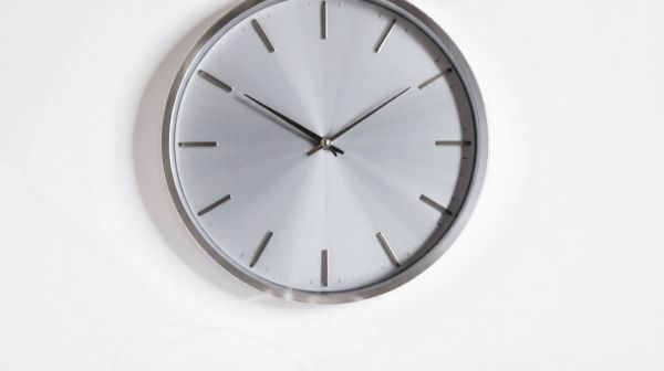 Guide des meilleures horloges murales silencieuses modernes